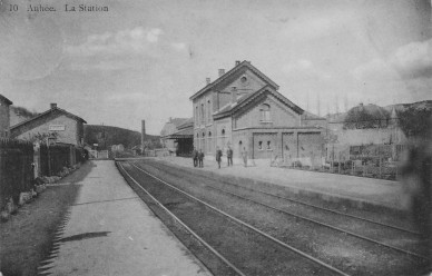 Anhée gare cheminée briqueterie.jpeg.jpg